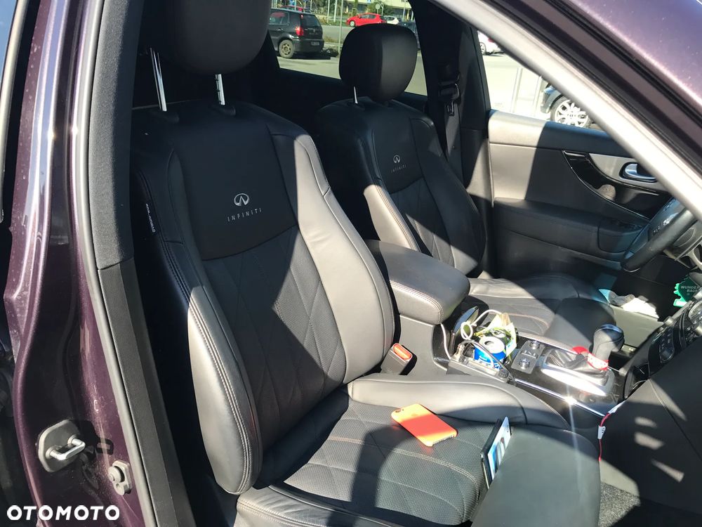 Infiniti Q70 3.0d S Premium - 4