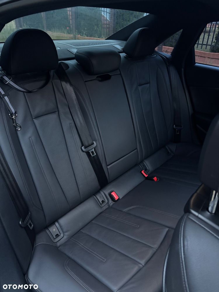 Audi A4 Limousine 2.0 TFSI ultra Sport S tronic - 17