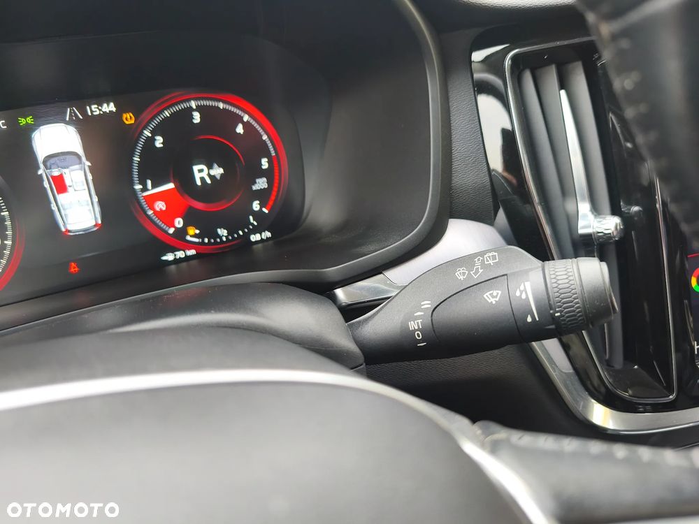 Volvo V60 D3 Momentum Core - 20