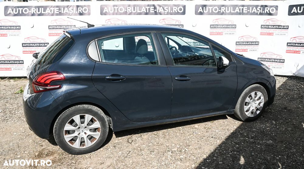 Peugeot 208 82 PureTech Style - 11