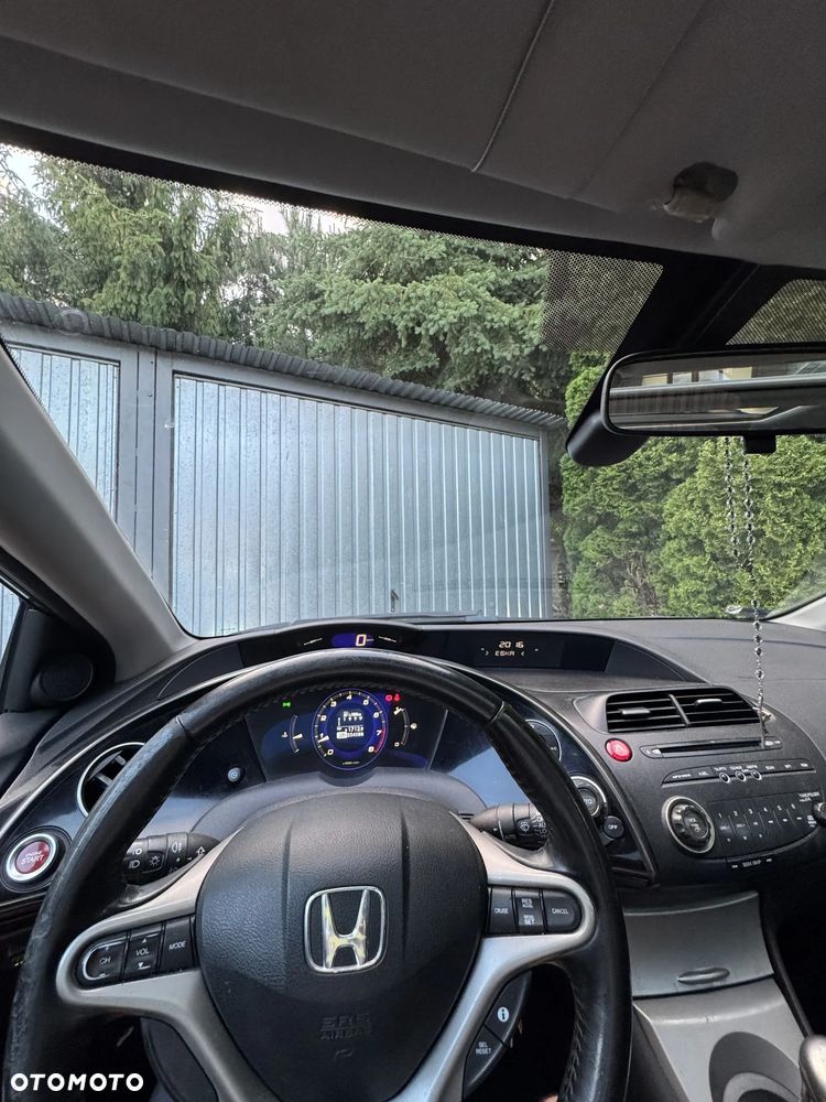 Honda Civic 1.8 Executive - 12