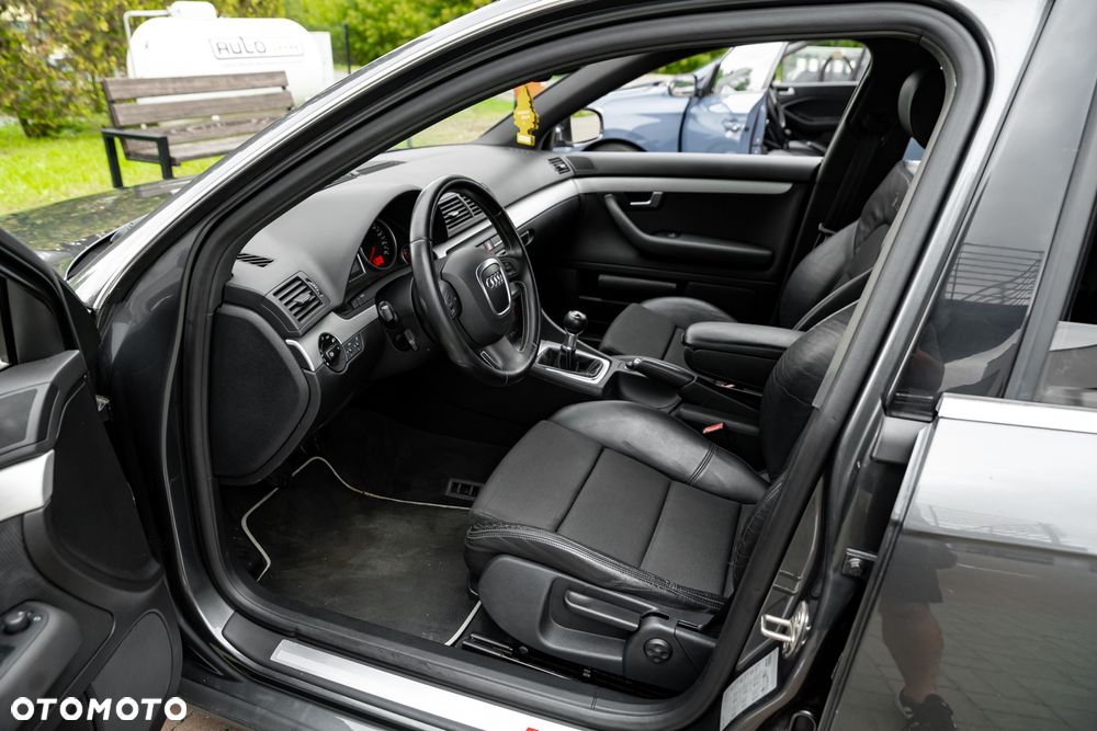 Audi A4 Avant 2.0T FSI Quattro - 16