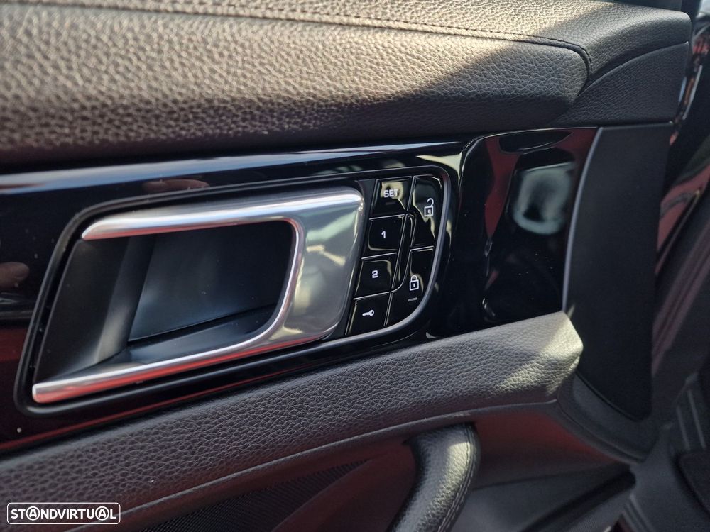 Porsche Panamera 4 E-Hybrid - 9