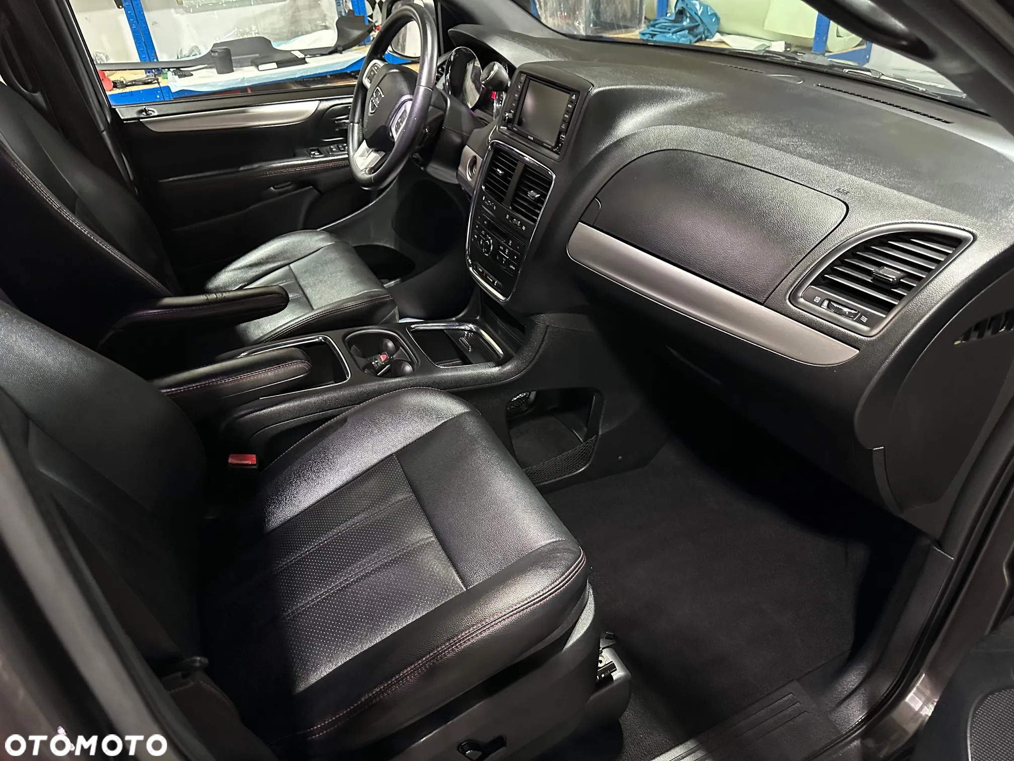 Dodge Grand Caravan 3.6 R/T - 13