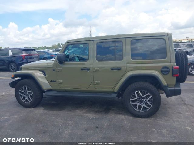 Jeep Wrangler - 11