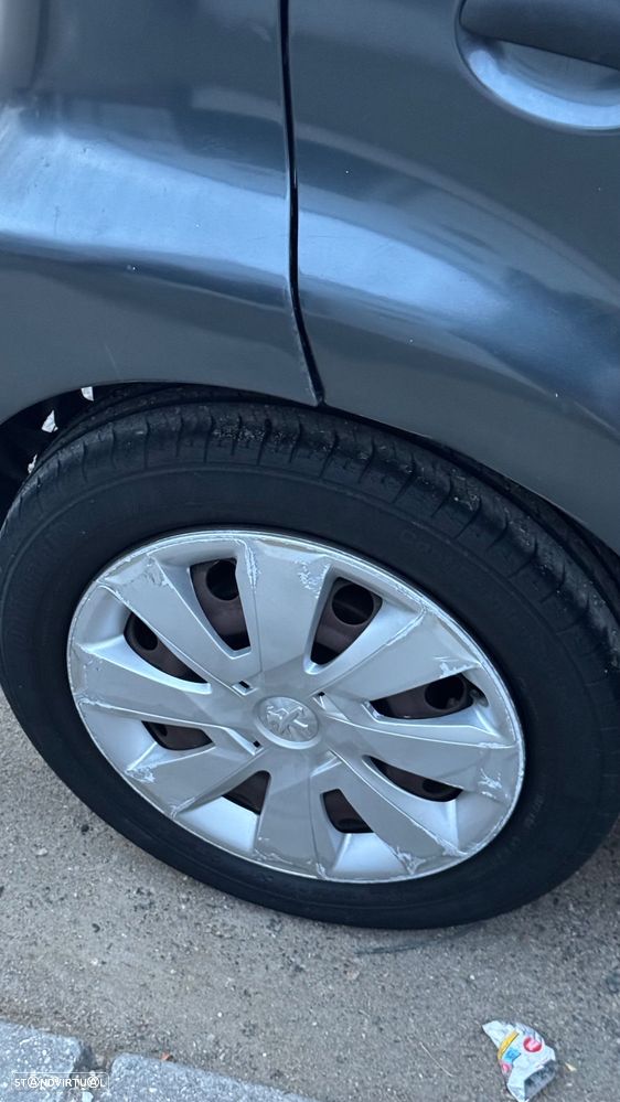Peugeot 107 1.0 Active - 12