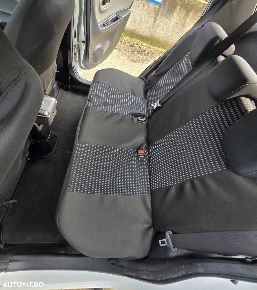 Toyota Yaris 1.5 L VVT-iE Multidrive S Active - 13