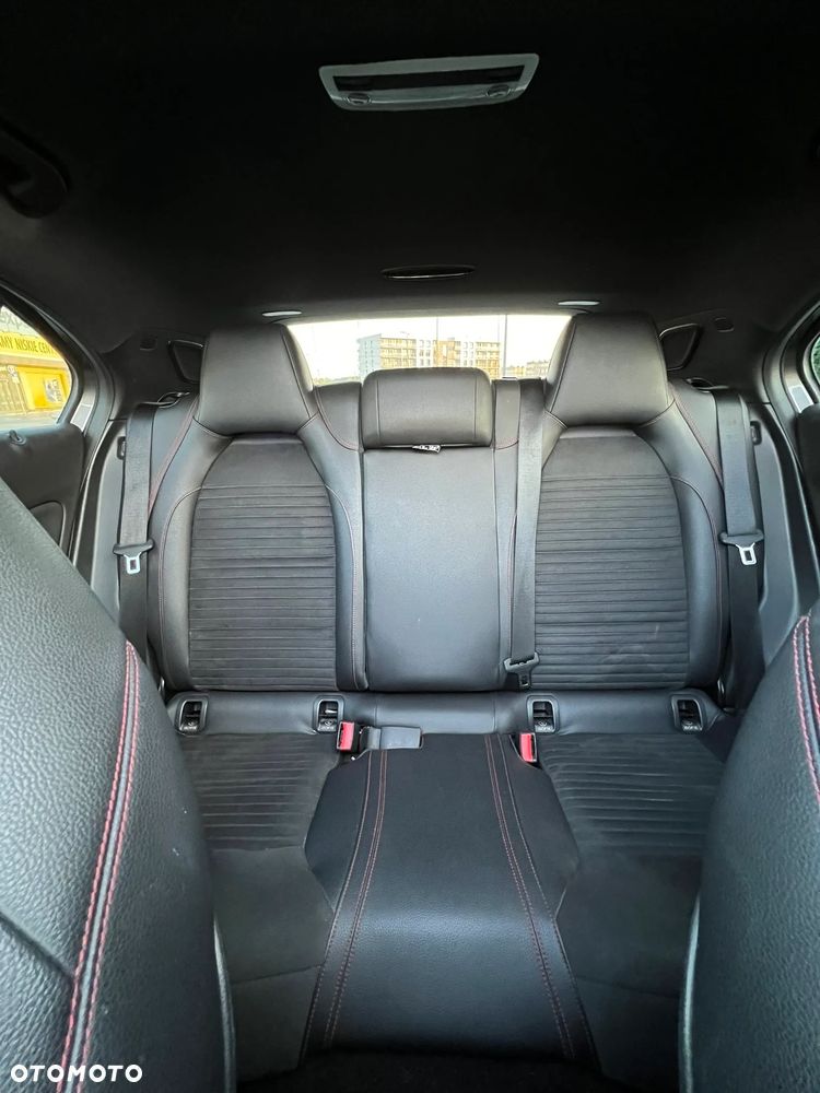 Mercedes-Benz Klasa A 250 4Matic 7G-DCT AMG Line - 27
