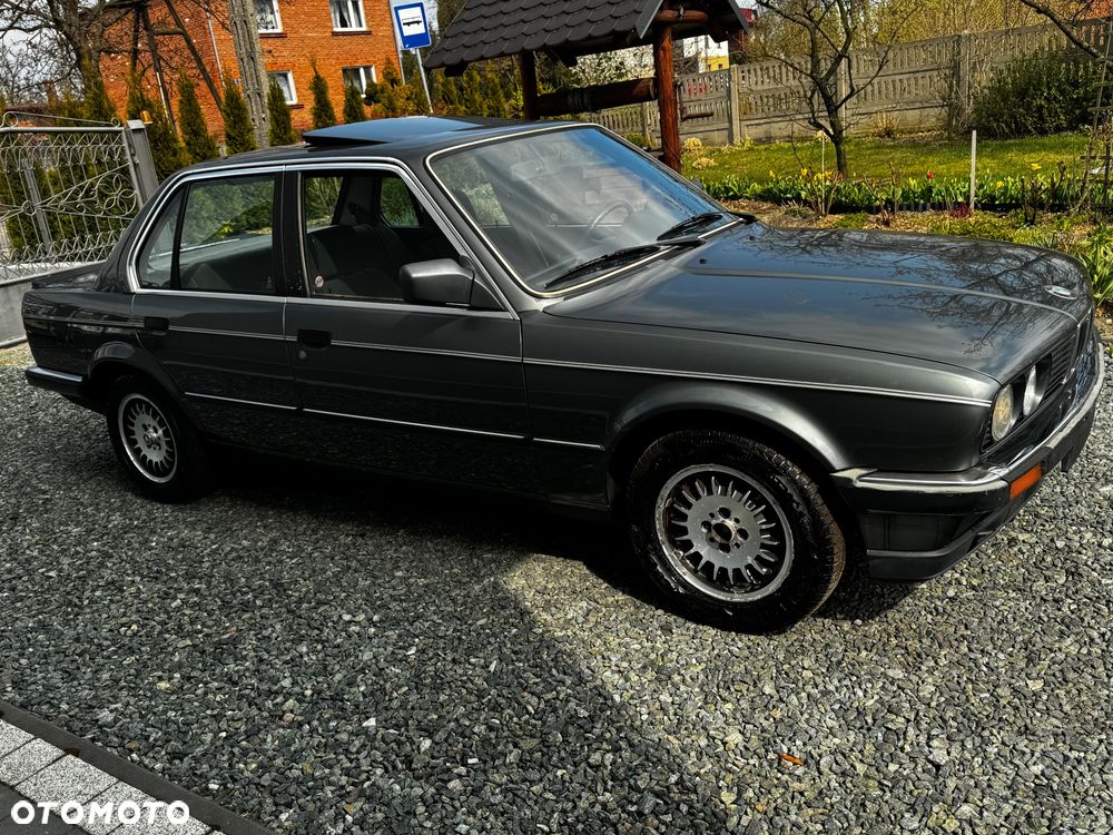 BMW Seria 3 318i - 4