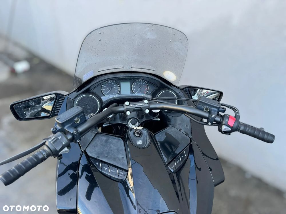 Honda CTX - 12
