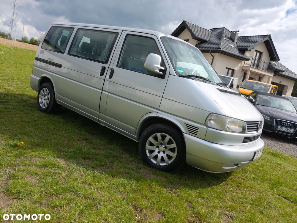 Volkswagen Multivan - 11