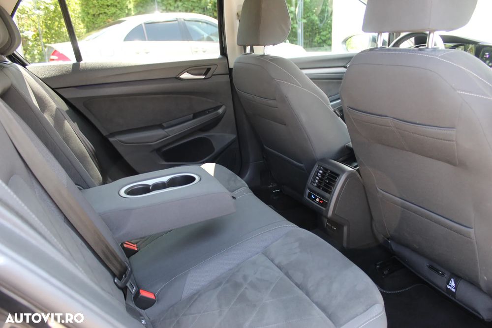 Volkswagen Golf 1.5 TSI ACT Style - 26