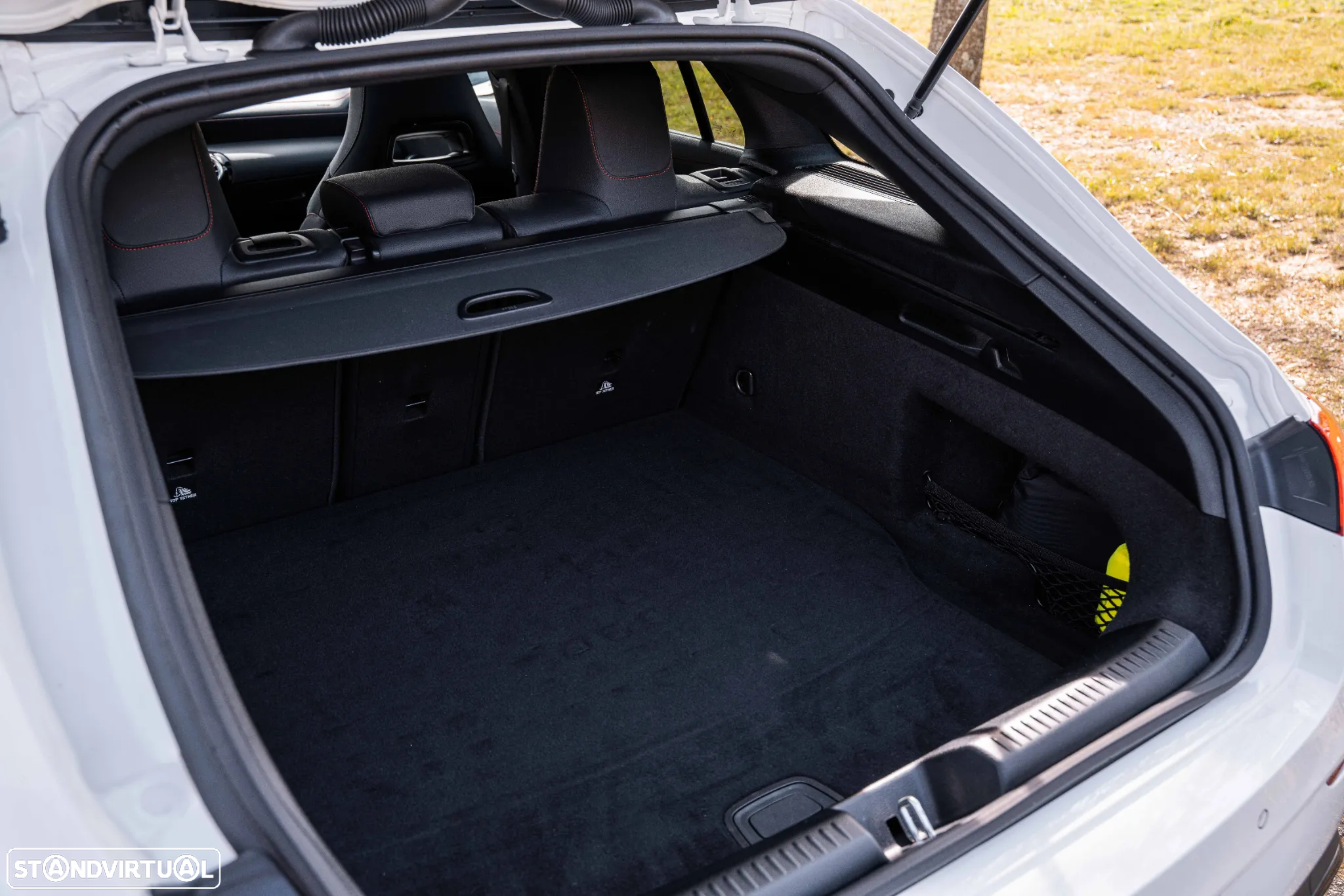 Mercedes-Benz CLA 250 e Shooting Brake AMG Line - 17