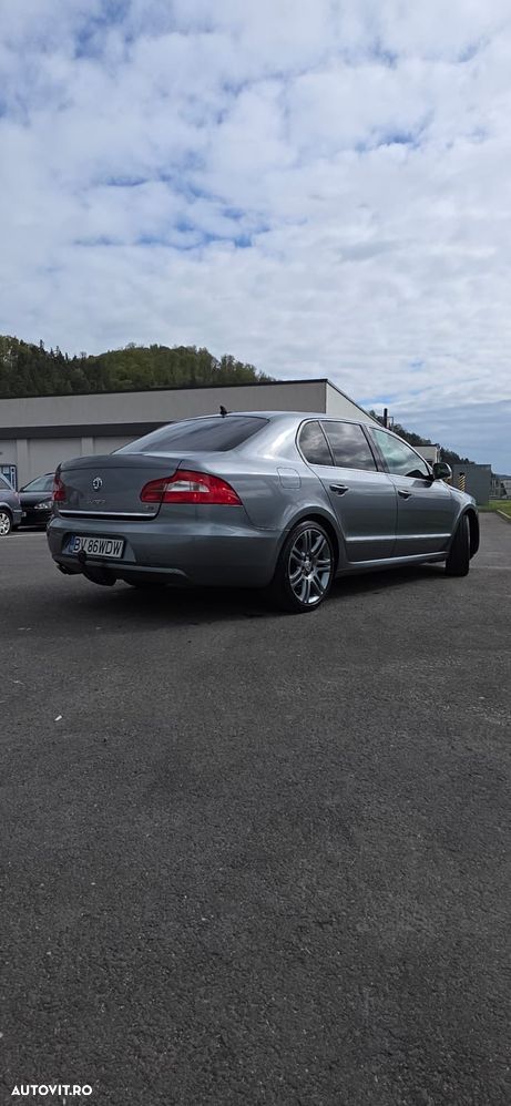 Skoda Superb 2.0 TDI DSG Ambition - 3