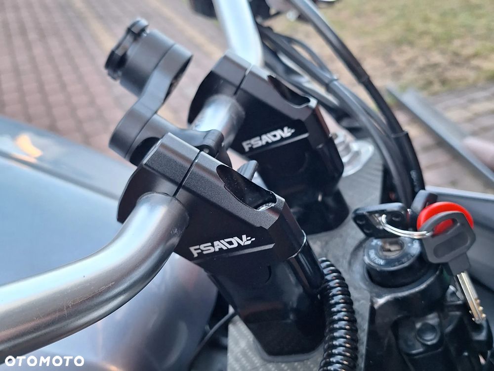 Yamaha FZS - 12