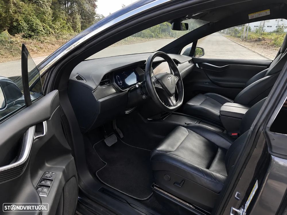 Tesla Model X - 2