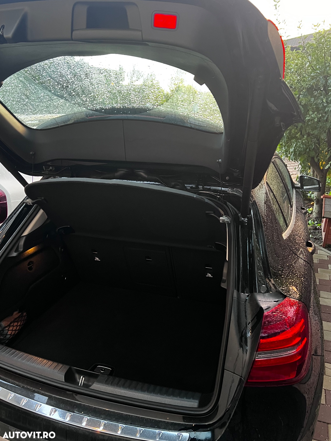 Mercedes-Benz GLA 250 4Matic 7G-DCT - 12