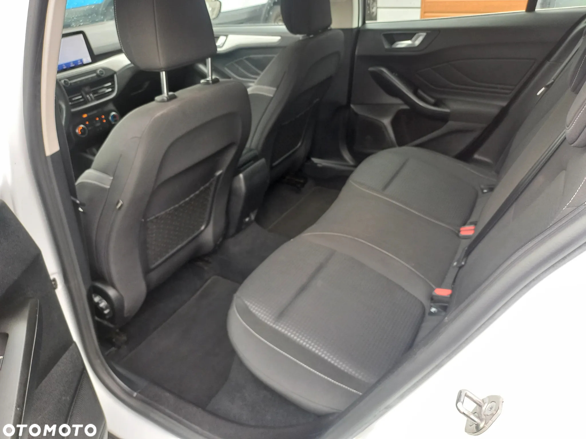 Ford Focus 1.5 EcoBlue Start-Stopp-System TITANIUM - 16