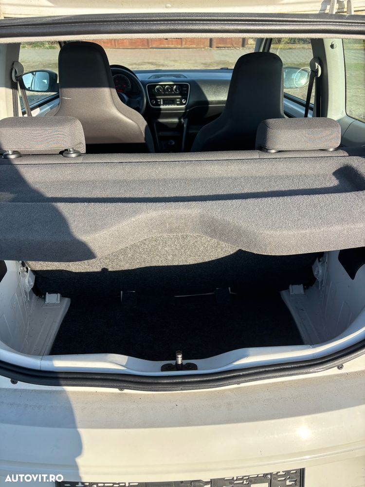 Volkswagen up! Active - 5