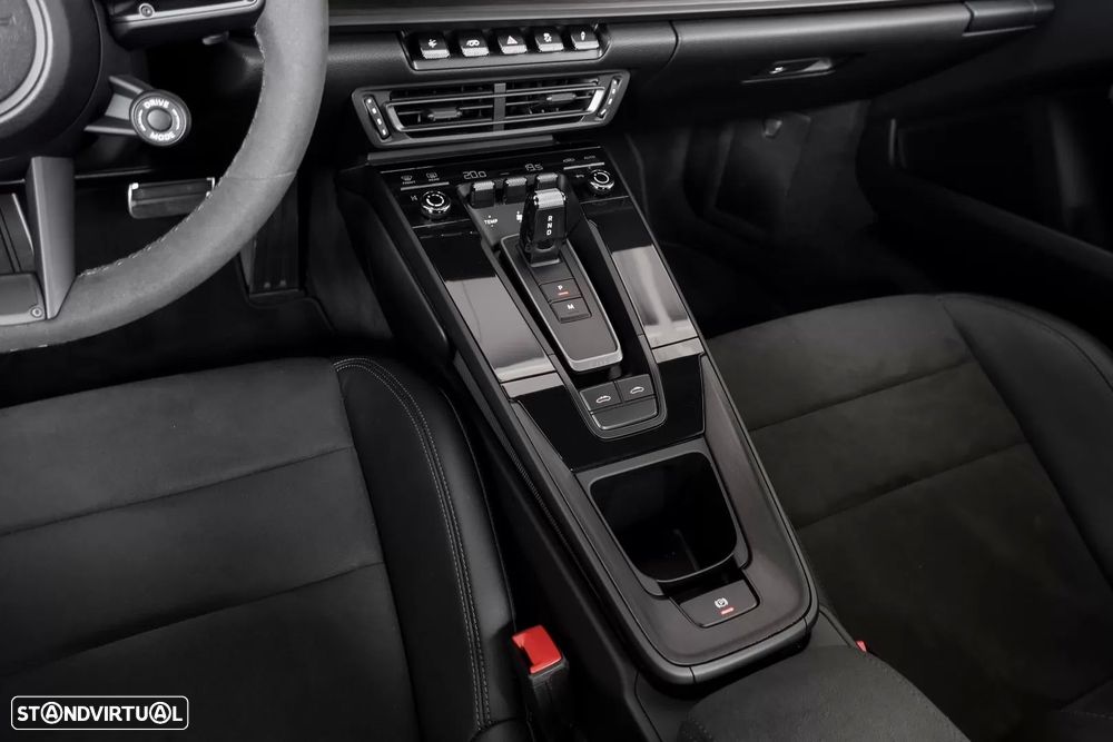 Porsche porsche-992 Targa 4 GTS PDK - 16