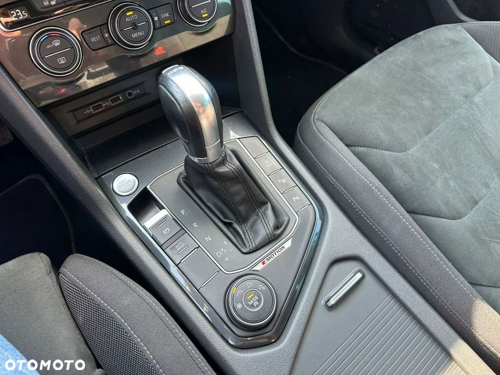 Volkswagen Tiguan - 19