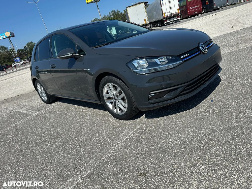 Volkswagen Golf - 6
