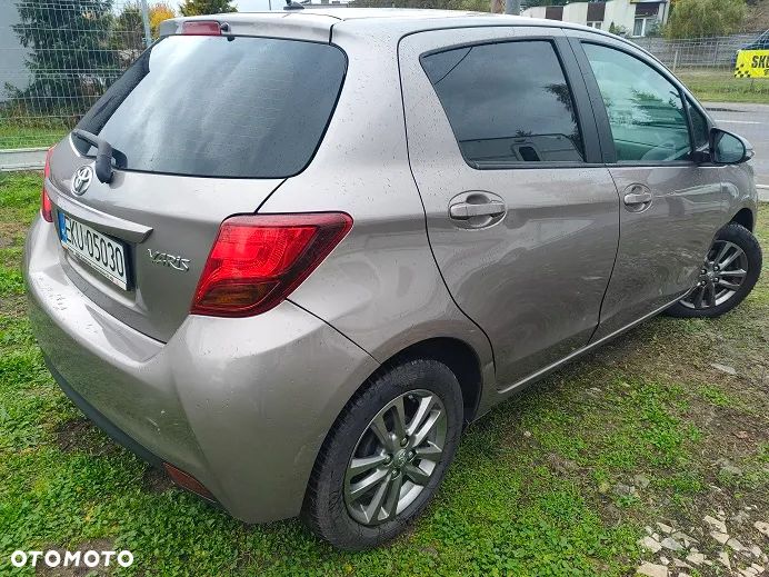 Toyota Yaris 1.33 Premium - 2