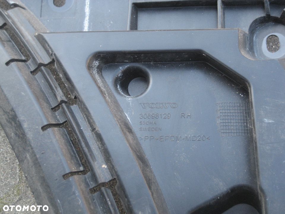 volvo xc90 lift 07-14r mocowanie zderzaka przód prawe 30698129 - 2