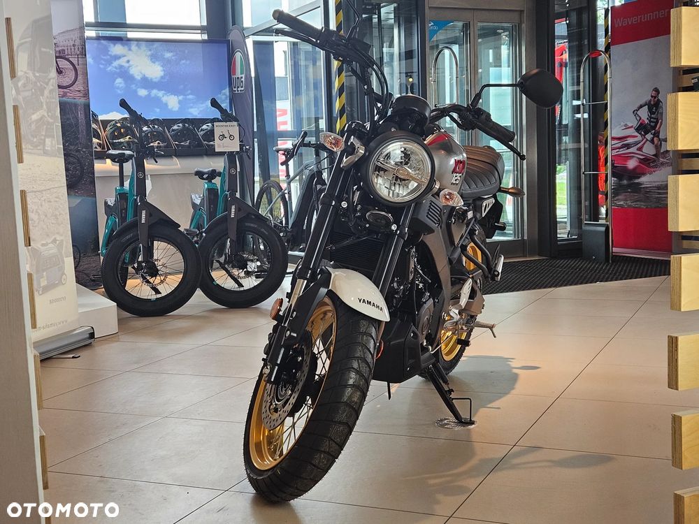 Yamaha XSR - 8