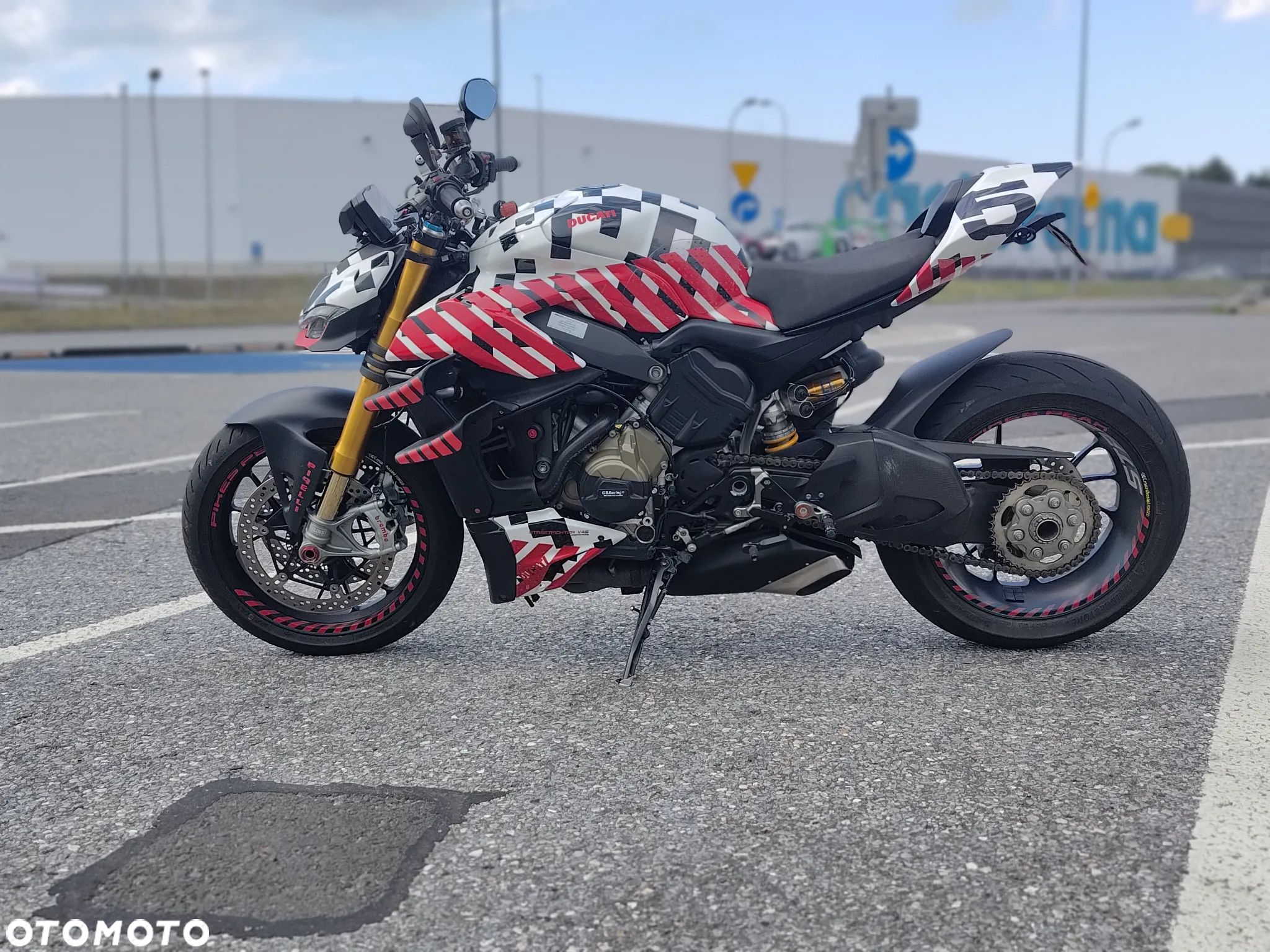 Ducati Streetfighter V4 - 1