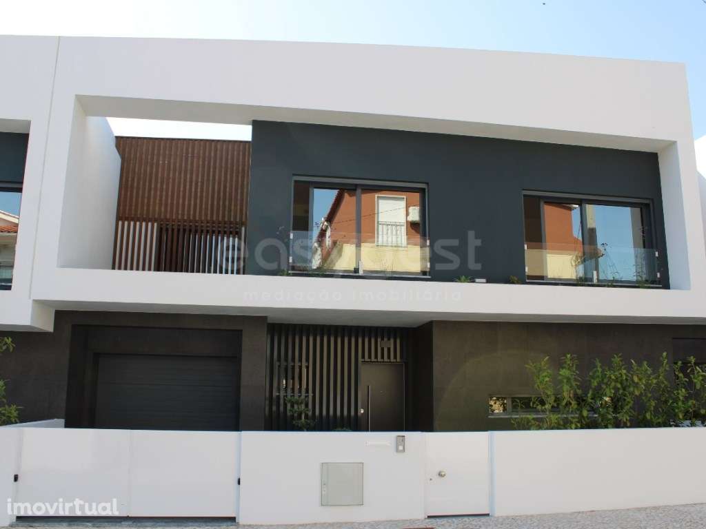 Moradia em Banda T4 em Condomínio Fechado - Construção Nova - Fanqu... - Grande imagem: 3/51