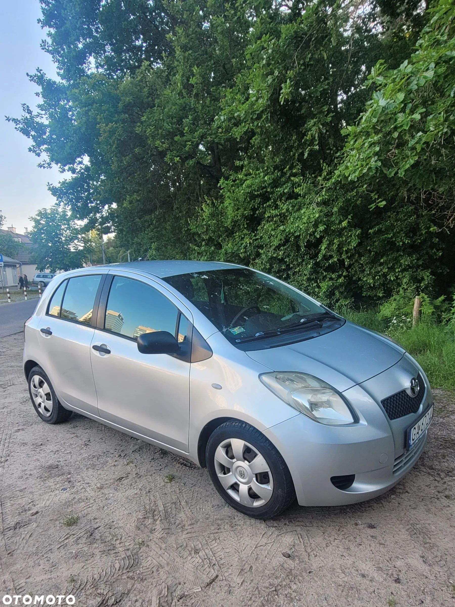 Toyota Yaris 1.3 Sol - 1