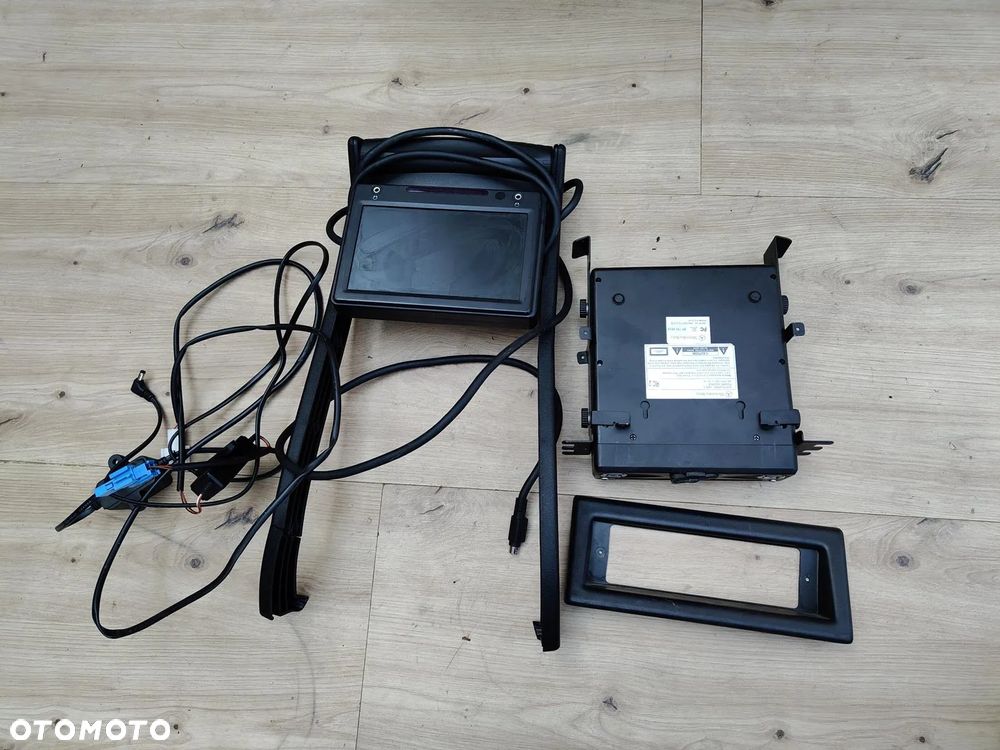 MERCEDES Ml w164 CZYTNIK DVD + Monitor - 1