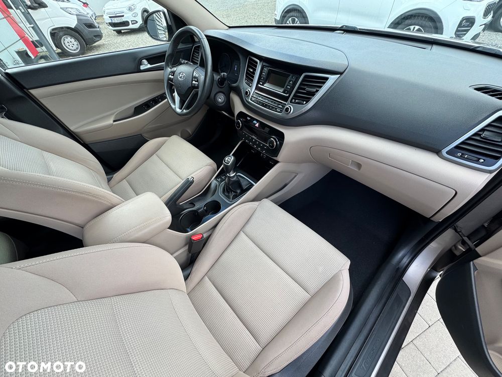 Hyundai Tucson blue 1.6 GDi 2WD Intro Edition - 16