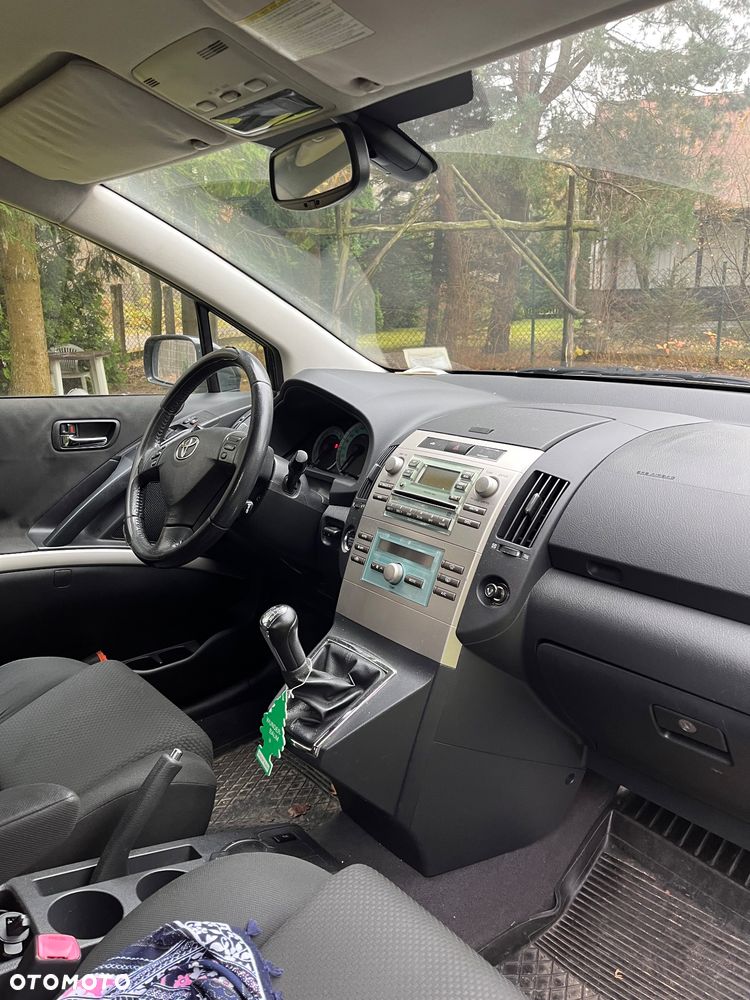 Toyota Corolla Verso - 5