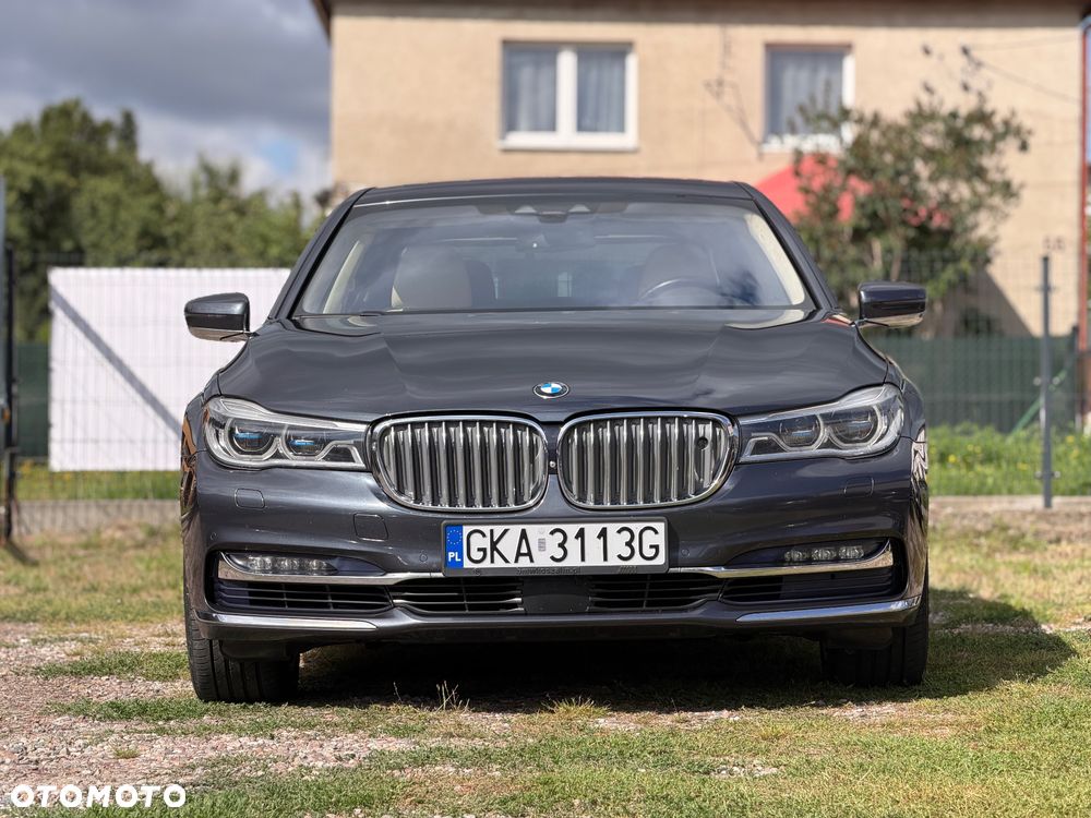 BMW Seria 7 750i xDrive - 4