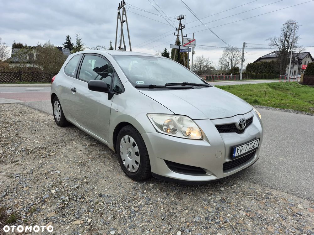 Toyota Auris 1.33 VVT-i Terra - 2