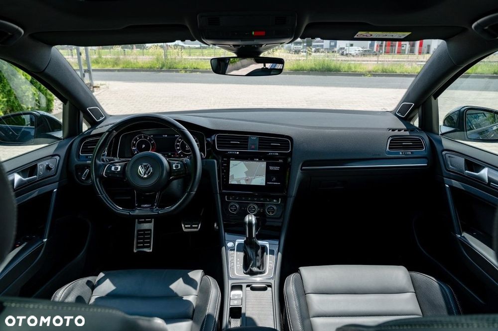 Volkswagen Golf - 25