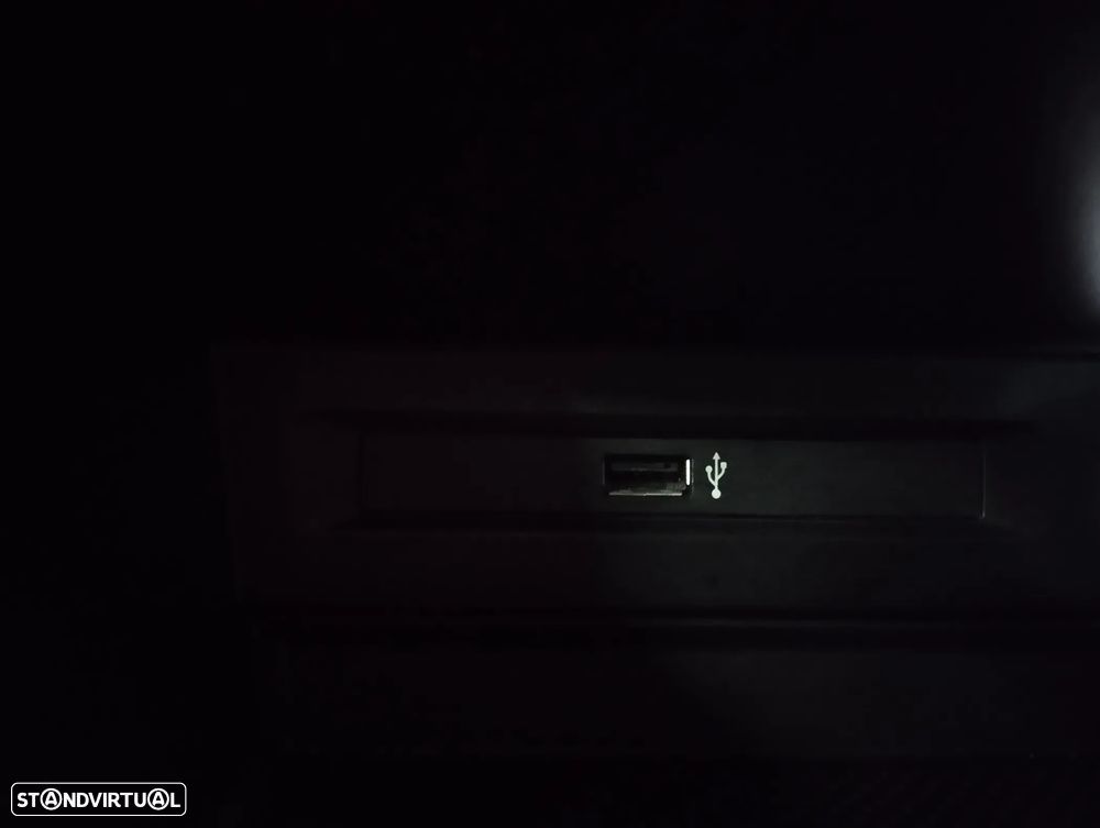 VW Tiguan 2.0 TDI Confortline - 32