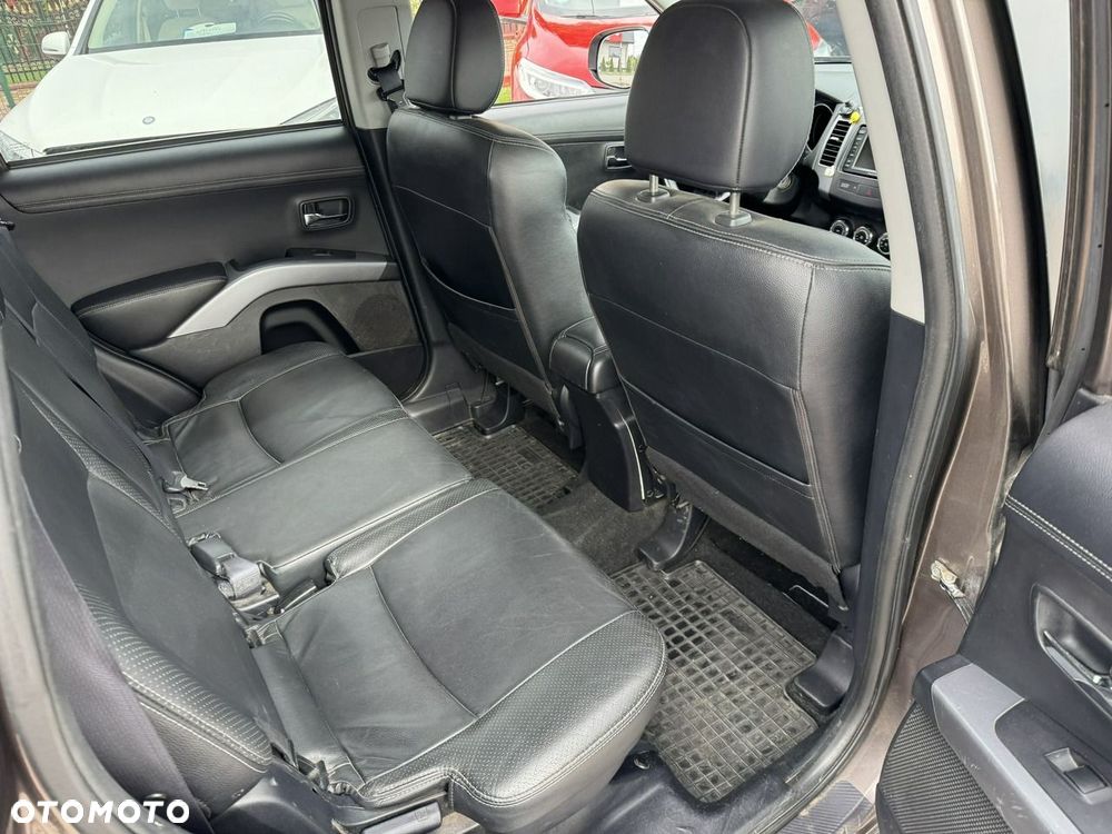 Mitsubishi Outlander - 6