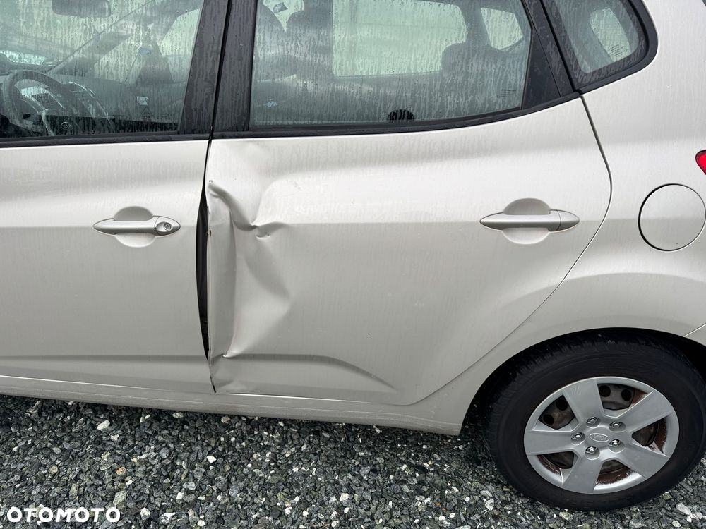 Kia Venga 1.4 CRDi 90 Business Line - 9