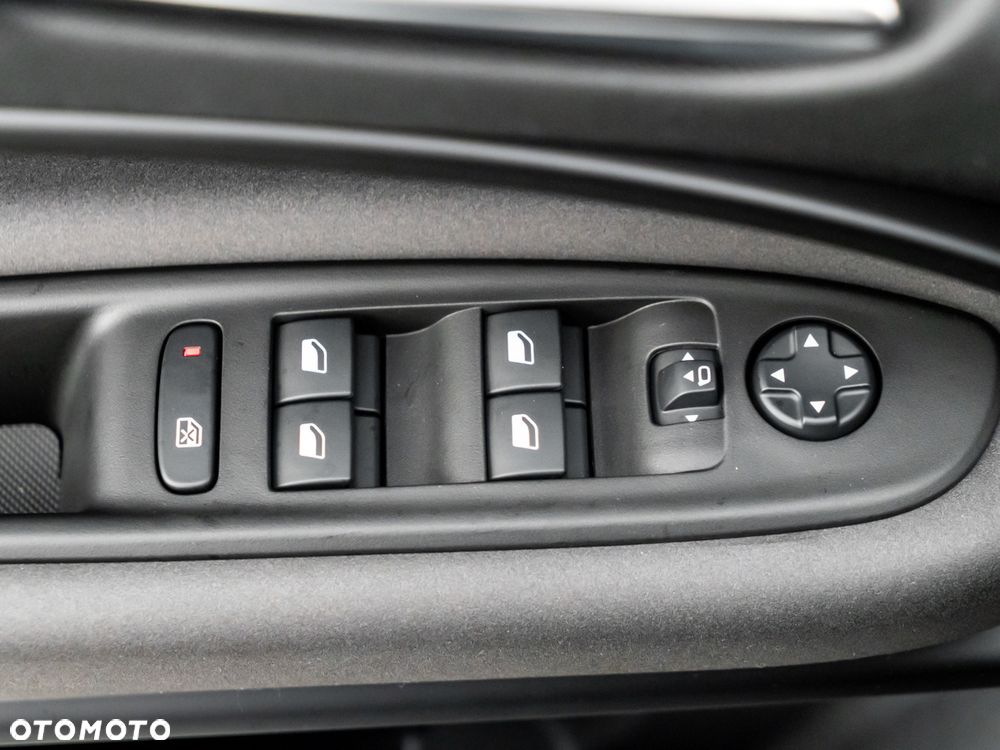 Alfa Romeo Junior 1.2 mHEV Ibrida Intensa eDCT - 20