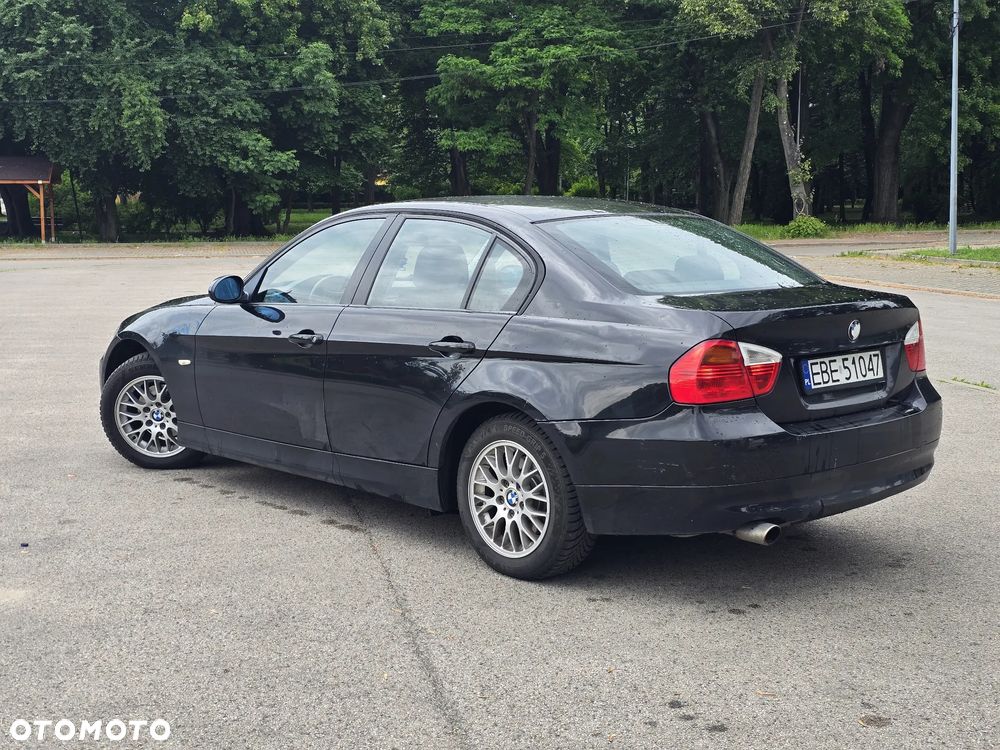 BMW Seria 3 318i - 5