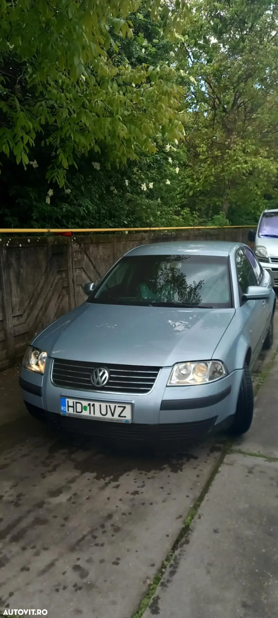 Volkswagen Passat - 4