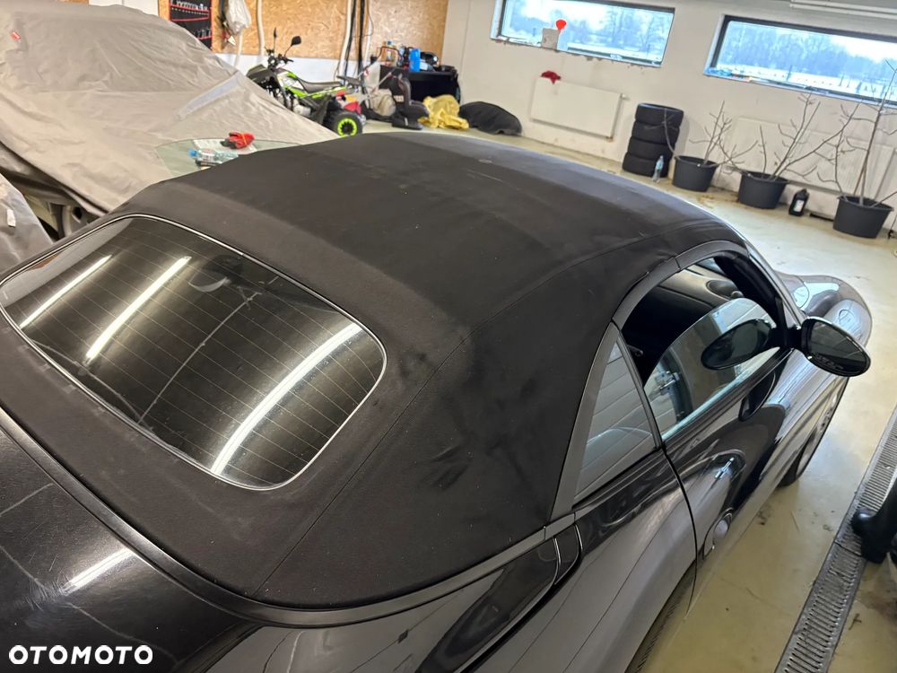 Porsche 911 Carrera 4 Cabrio - 12