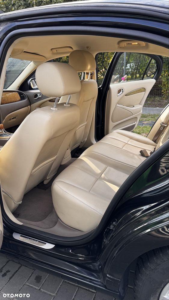 Jaguar S-Type - 9