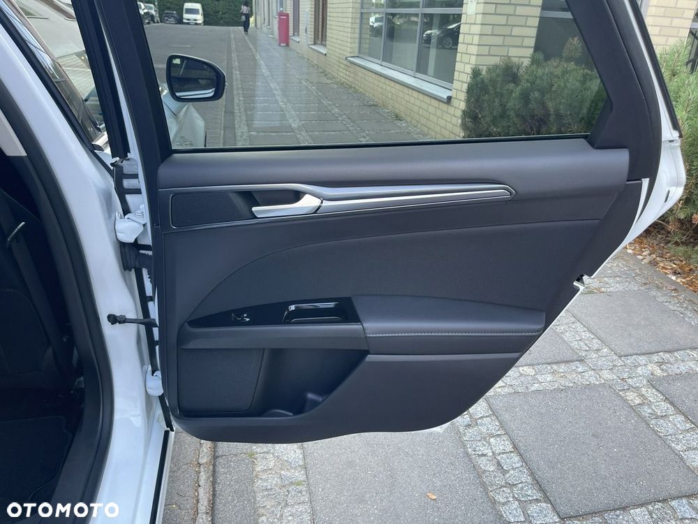 Ford Mondeo - 31