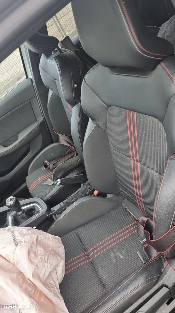 Renault Clio V RS Line 1.5DCI de 2019 disponível para peças - 10
