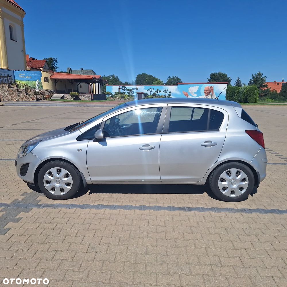Opel Corsa 1.2 16V Cosmo - 2