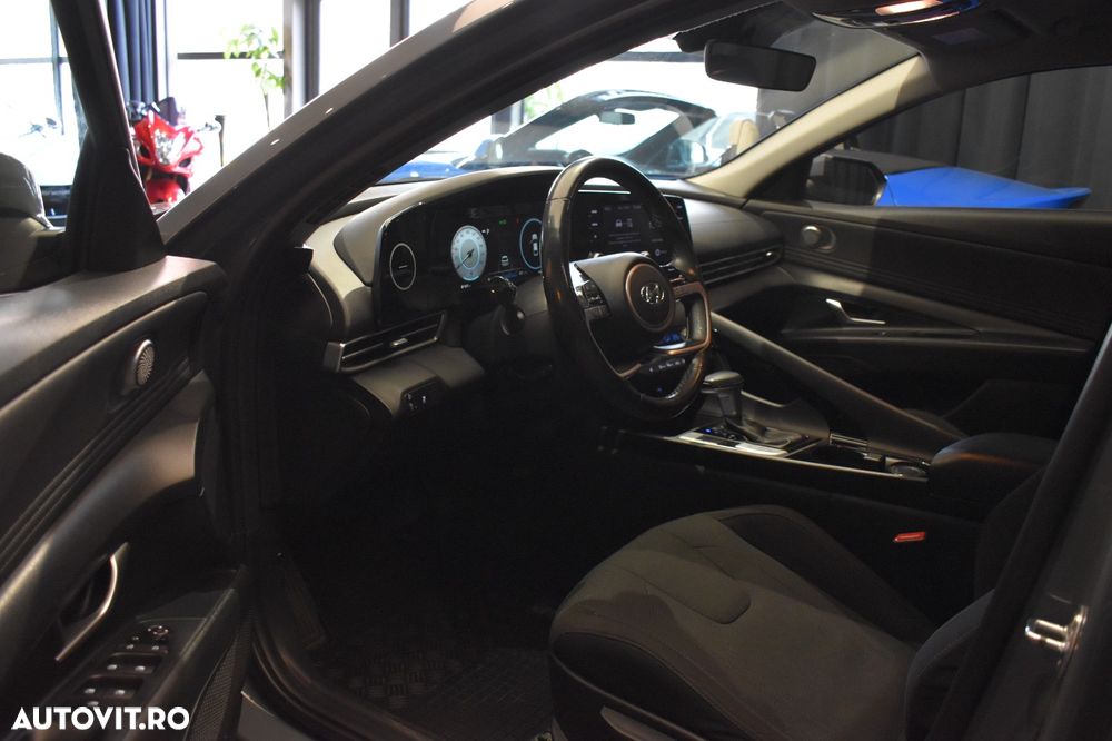 Hyundai Elantra 1.6 l 123 CP CVT Highway - 15